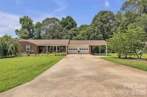 137 Proust Rd, Statesville, NC 28625