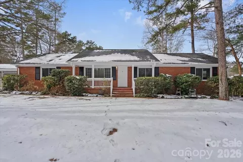6721 Alanbrook Rd, Charlotte, NC 28215