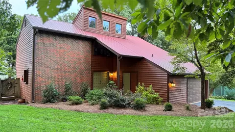 114 Rustic Hills Cir, Bessemer City, NC 28016