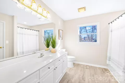 Bath - 7221 Monaghan Ct, Stanley, NC 28164 photo 1 of 2