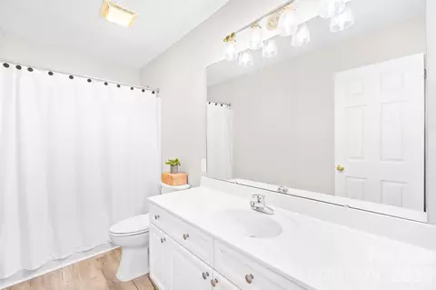 Bath - 7221 Monaghan Ct, Stanley, NC 28164 photo 2 of 2
