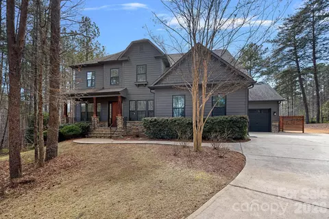 6840 Kingfisher Ct, Denver, NC 28037
