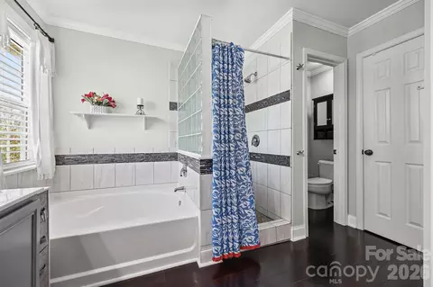 Bath - 567 Sunledge Ter, York, SC 29745 photo 2 of 4