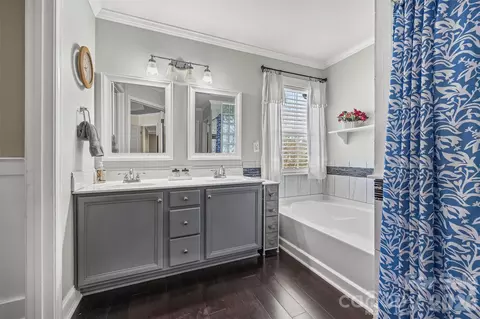 Bath - 567 Sunledge Ter, York, SC 29745 photo 1 of 4