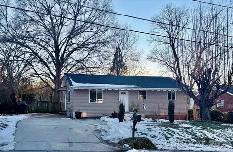 433 Brevard St, Statesville, NC 28677