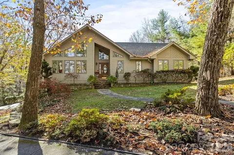 231 Greenleaf Dr, Flat Rock, NC 28731