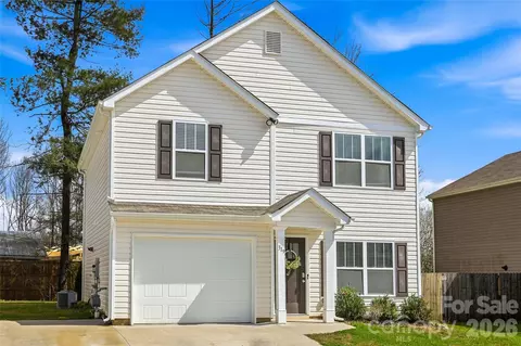319 Oak Branch Rd, Arden, NC 28704