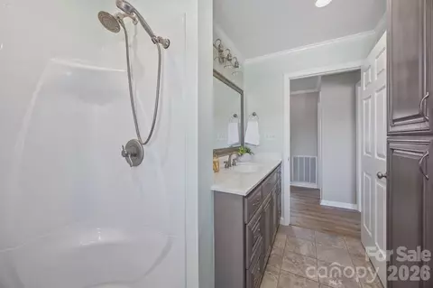 Bath - 33633 Mann Rd, Albemarle, NC 28001 photo 2 of 3