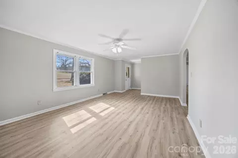 Living - 33633 Mann Rd, Albemarle, NC 28001 photo 2 of 4