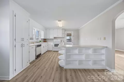 Kitchen - 33633 Mann Rd, Albemarle, NC 28001 photo 1 of 4