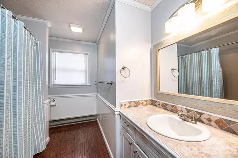 Bath - 1109 34th Street Ne Ln NE, Conover, NC 28613 photo 1 of 1
