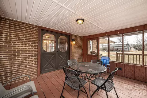 Exterior - 1109 34th Street Ne Ln NE, Conover, NC 28613 photo 3 of 5