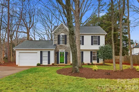 12208 Woodbend Dr, Matthews, NC 28105