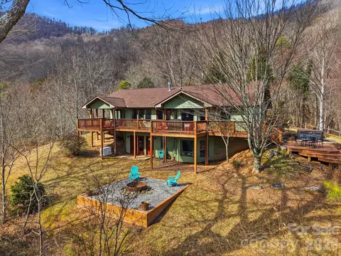 99 Margaret Dr, Leicester, NC 28748