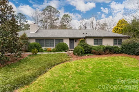 21 Pine Tree Cir, Asheville, NC 28804