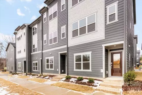 6016 Pivot Ct, Charlotte, NC 28205
