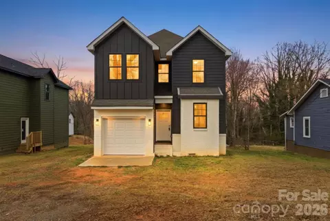 1124 8th St, Statesville, NC 28677