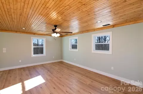 Living - 175 Trinity Dr, Sylva, NC 28779 photo 4 of 5