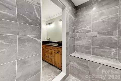 Bath - 175 Trinity Dr, Sylva, NC 28779 photo 3 of 10