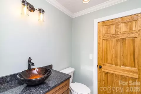 Bath - 175 Trinity Dr, Sylva, NC 28779 photo 3 of 7