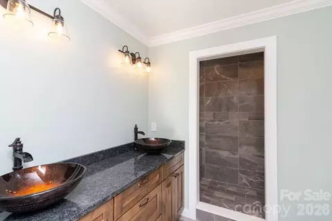 Bath - 175 Trinity Dr, Sylva, NC 28779 photo 1 of 7