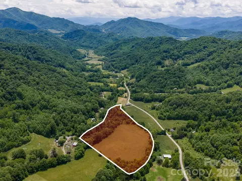 00 Sallys Branch Rd, Clyde, NC 28721