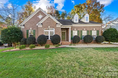 242 Squirrel Ln, Clover, SC 29710