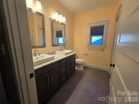 Bath - 107 Beechmont Dr, Morganton, NC 28655 photo 6 of 6