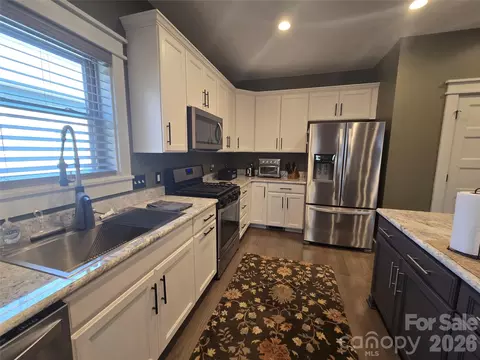 Kitchen - 107 Beechmont Dr, Morganton, NC 28655 photo 4 of 7