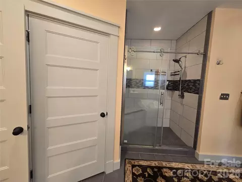 Bath - 107 Beechmont Dr, Morganton, NC 28655 photo 2 of 6