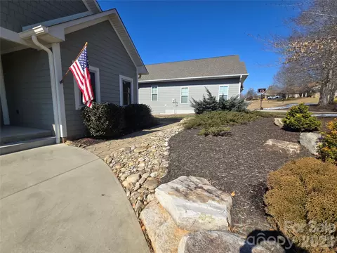 Exterior - 107 Beechmont Dr, Morganton, NC 28655 photo 5 of 13
