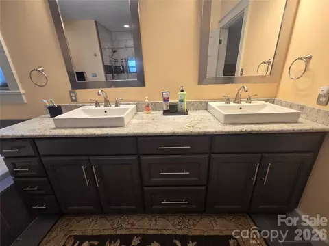 Bath - 107 Beechmont Dr, Morganton, NC 28655 photo 4 of 6