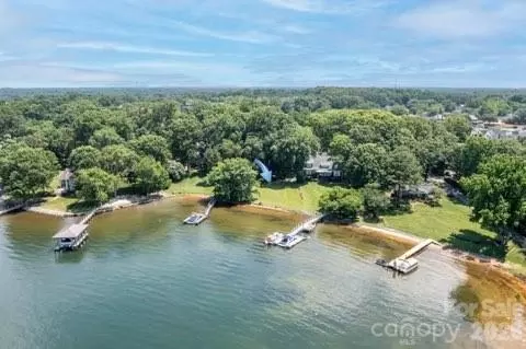 7423 Norman Island Dr, Cornelius, NC 28031