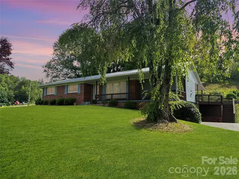 23 Afternoon Dr, Marion, NC 28752