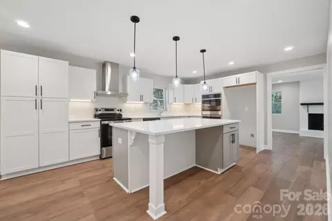1216 Old Farm Rd, Charlotte, NC 28226