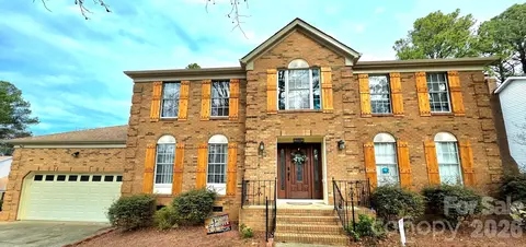 10001 White Cascade Dr, Charlotte, NC 28269