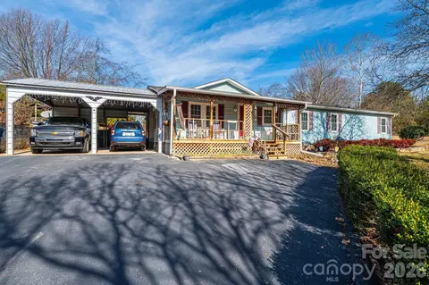 5876 Leil Rd, Hickory, NC 28602