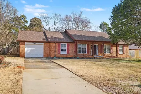 3220 Cross Winds Rd, Charlotte, NC 28227