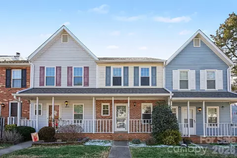 8221 Circle Tree Ln, Charlotte, NC 28277