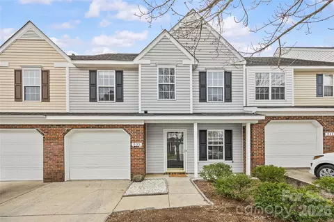 939 Sparrows Nest 604 Ln #604, Pineville, NC 28134