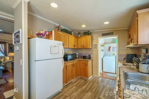 Kitchen - 1049 Ramsey St, Stanley, NC 28164 photo 2 of 4