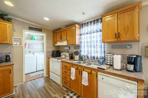 Kitchen - 1049 Ramsey St, Stanley, NC 28164 photo 4 of 4