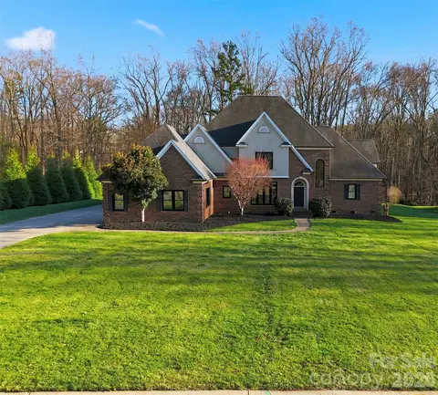 3903 Mourning Dove Dr, Matthews, NC 28104