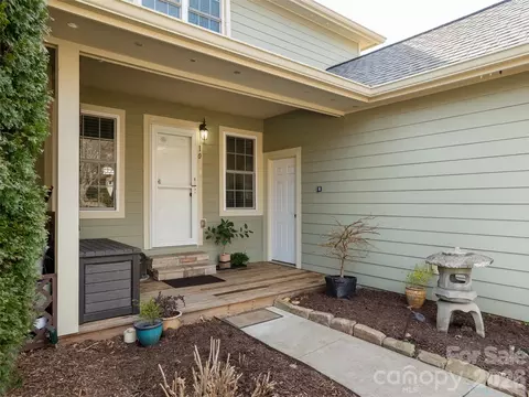 10 Aberdeen Dr, Arden, NC 28704