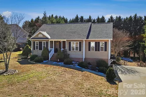 116 Deer Creek Dr, Hudson, NC 28638