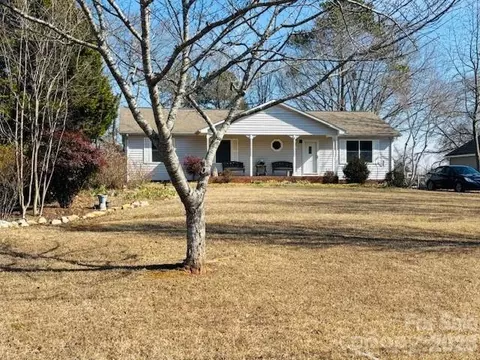 431 Island Cove Rd, Norwood, NC 28128