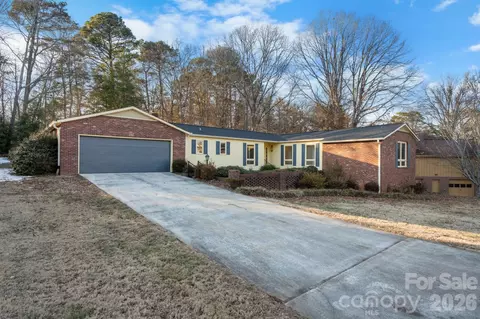 1767 12th Street Nw Dr NW, Hickory, NC 28601