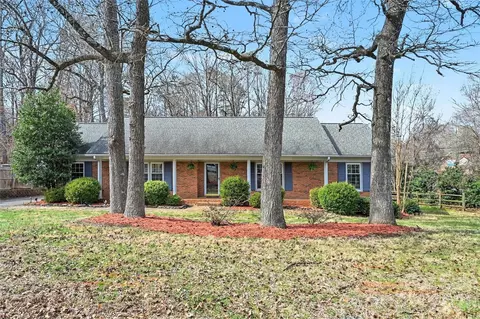 100 Dovershire Rd, Charlotte, NC 28270