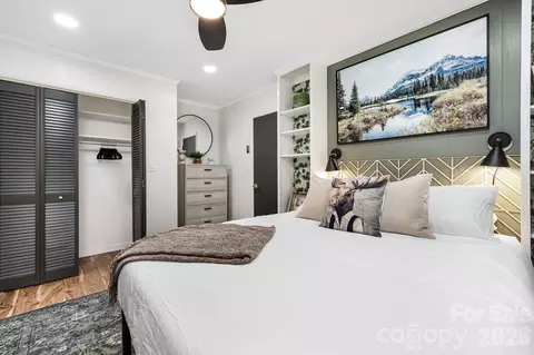 Bedroom - 556558 Thorncliff Dr, Seven Devils, NC 28604 photo 5 of 11