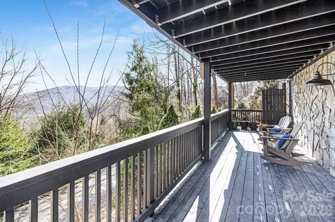 Exterior - 556558 Thorncliff Dr, Seven Devils, NC 28604 photo 4 of 5